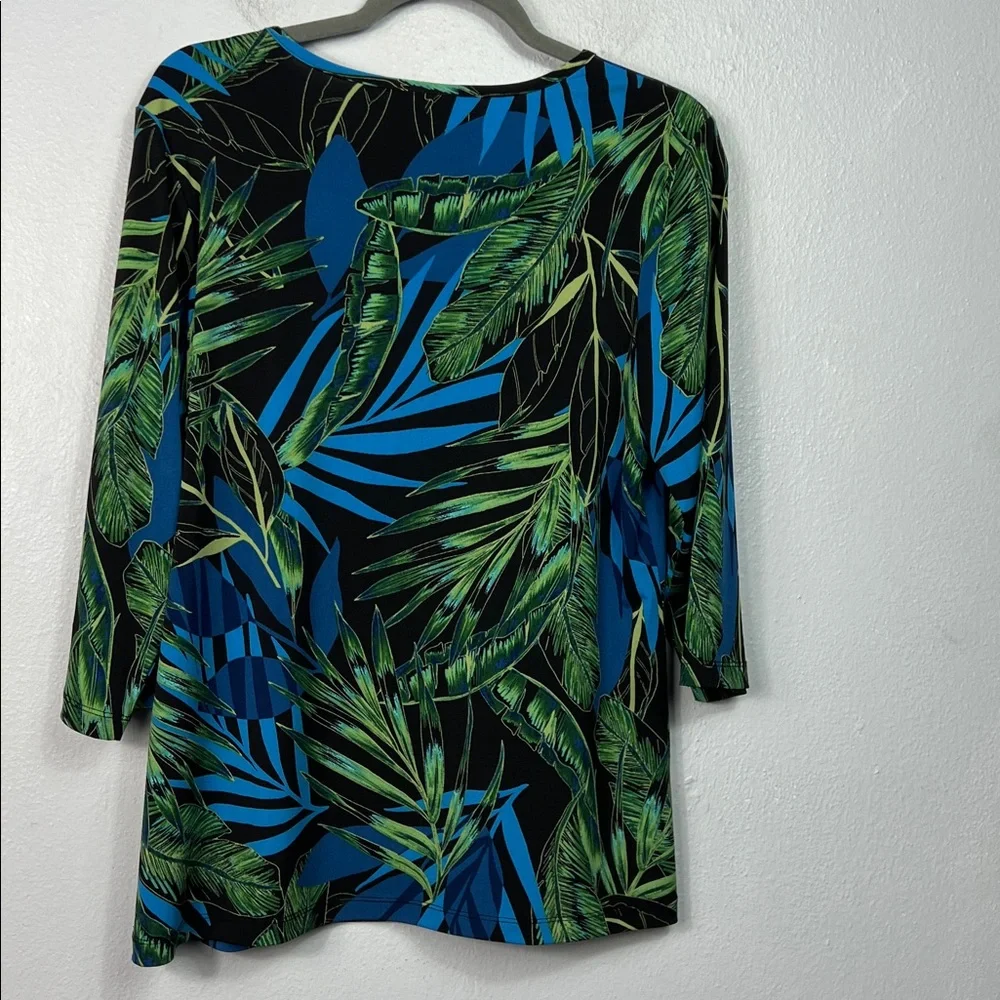 Susan Graver Liquid Knit Allover Leaf Print 3/4 Sleeve V-Neck Top Medium - Picture 7 of 9